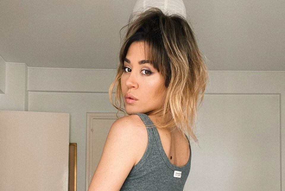Jimena Barón posó al desnudo frente al espejo del baño de Daniel Osvaldo