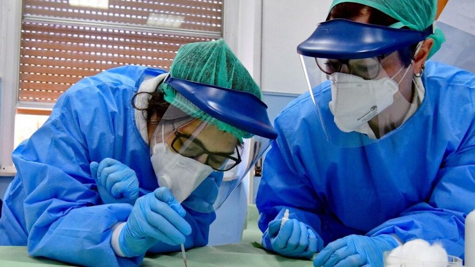 Coronavirus: se confirmaron 327 nuevos casos, pero no se registraron nuevas muertes