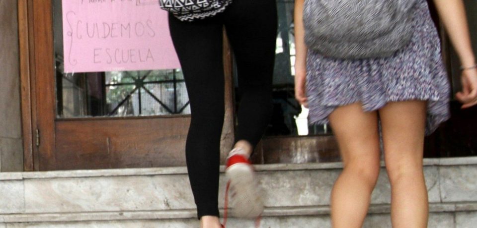 Un grupo de alumnas denunció que un docente las acosó durante sus clases virtuales