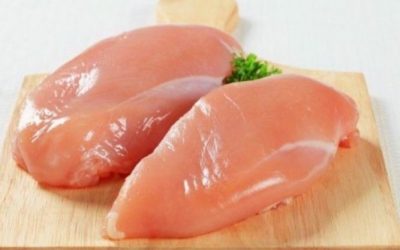 El truco para eliminar el tendón blanco de pechugas de pollo en tan solo cinco segundos