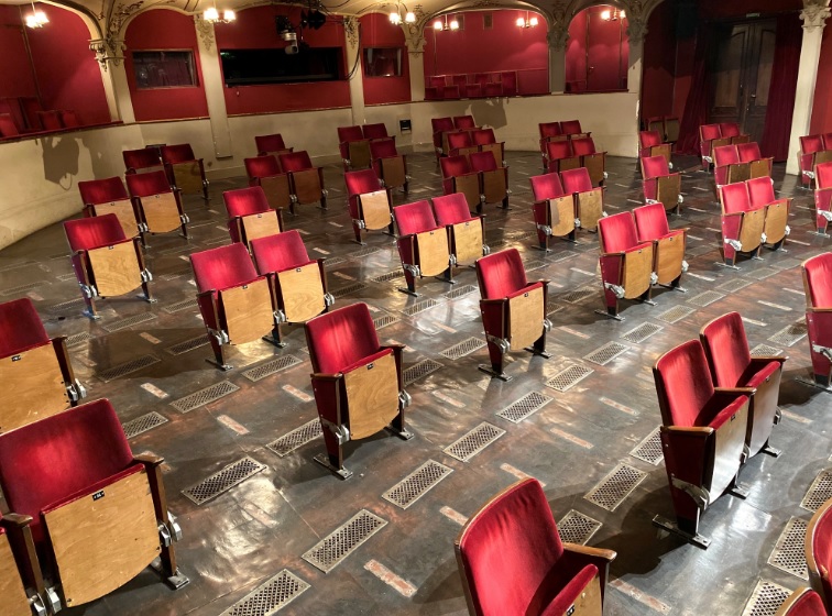 “Nueva realidad”, las impactantes imágenes de un teatro alemán que se prepara para la post pandemia