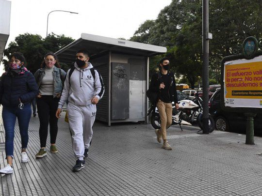 Nuevo récord diario: confirmaron 1.141 casos de coronavirus en el país
