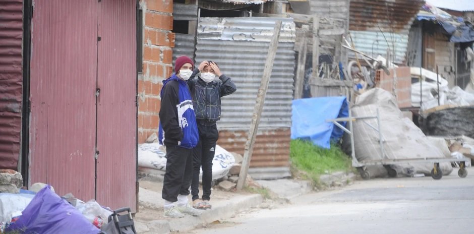 Policía de acercamiento: cómo el plan que prepara Provincia para los barrios populares