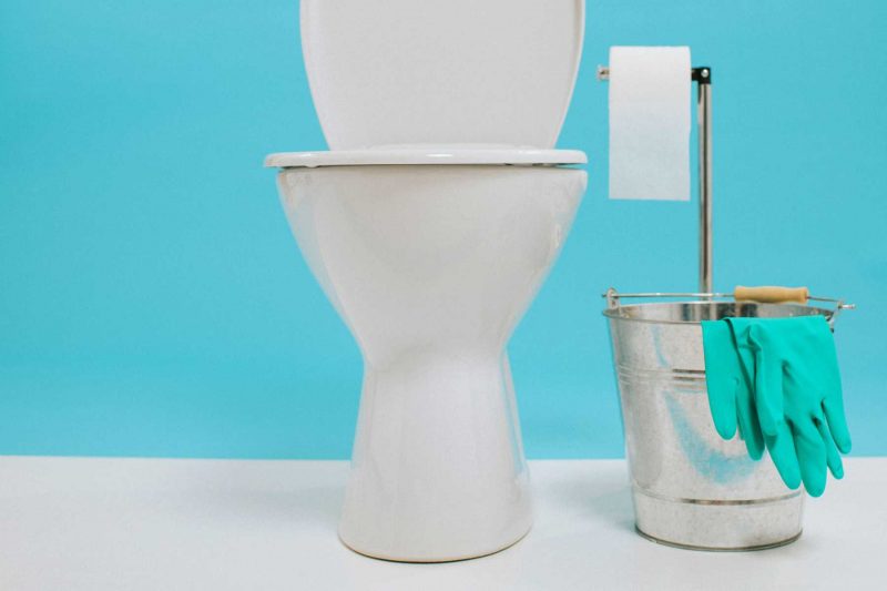 Limpiar el baño con productos naturales (en menos de media hora)