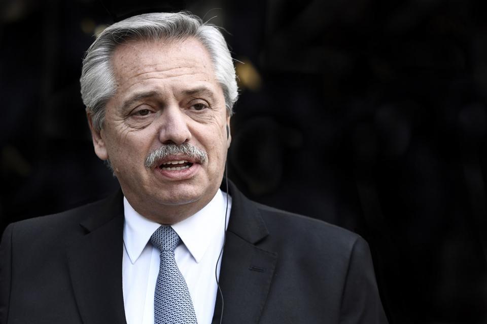 El médico presidencial le recomendó a Alberto Fernández evitar el contacto “interpersonal”