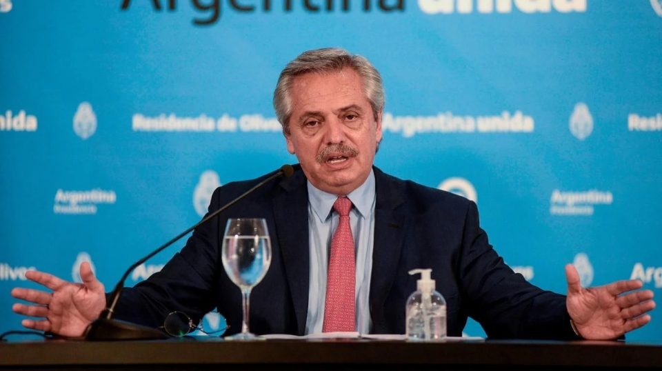 Alberto Fernández confirmó la restricción en el transporte público para trabajadores esenciales en el AMBA