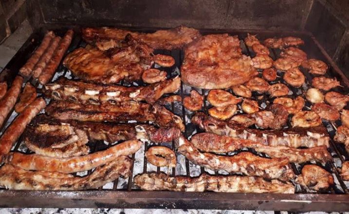 Asado seguro: presentaron un particular protocolo para que vuelvan las reuniones en familia