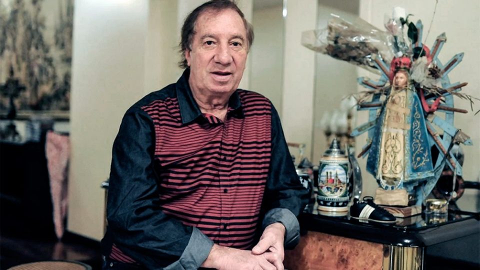 Carlos Bilardo dio positivo para coronavirus