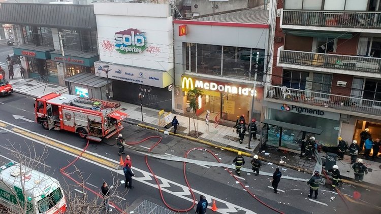Nueva explosión en la perfumería de Villa Crespo donde fallecieron dos bomberos