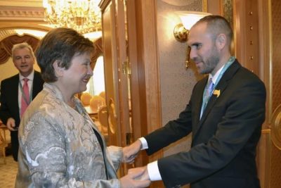 El FMI ratificó su apoyo al Gobierno y afirmó que espera un resultado positivo en las negociaciones