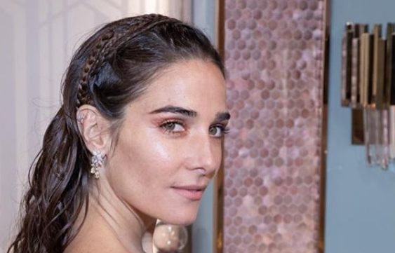 Juana Viale lució un sofisticado vestido de un solo hombro: “Indomable como yo”