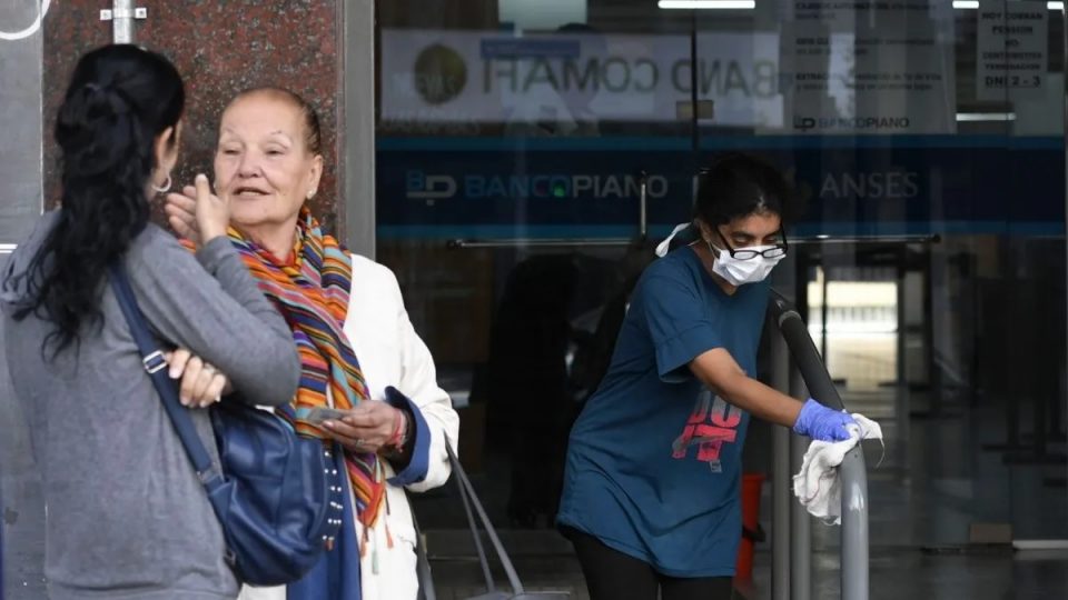 Jubilados y pensionados: quiénes cobran este viernes 26 de junio