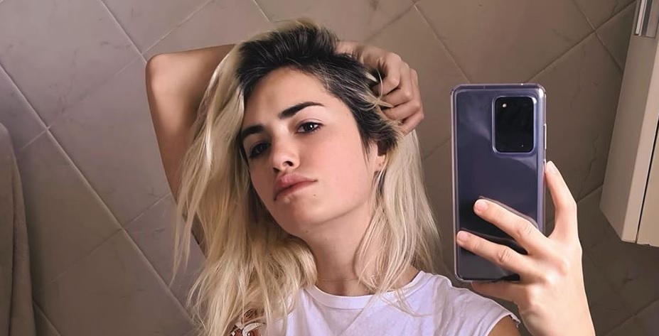Las postales de Lali Espósito con look súper cómodo y radiante: “Madrid”