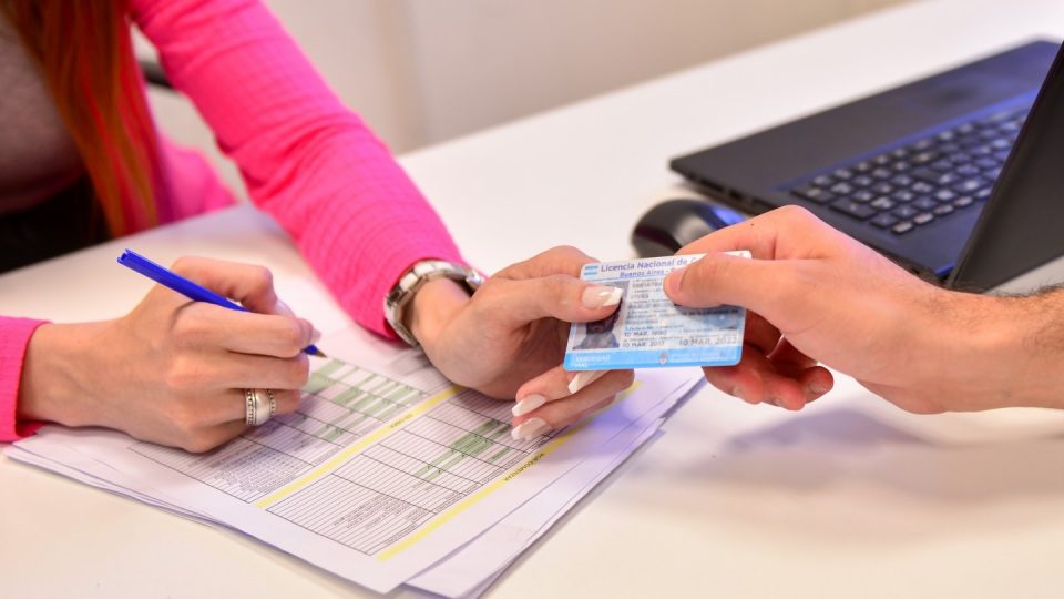 Licencias de conducir: prorrogaron 200 días el vencimiento a causa del coronavirus
