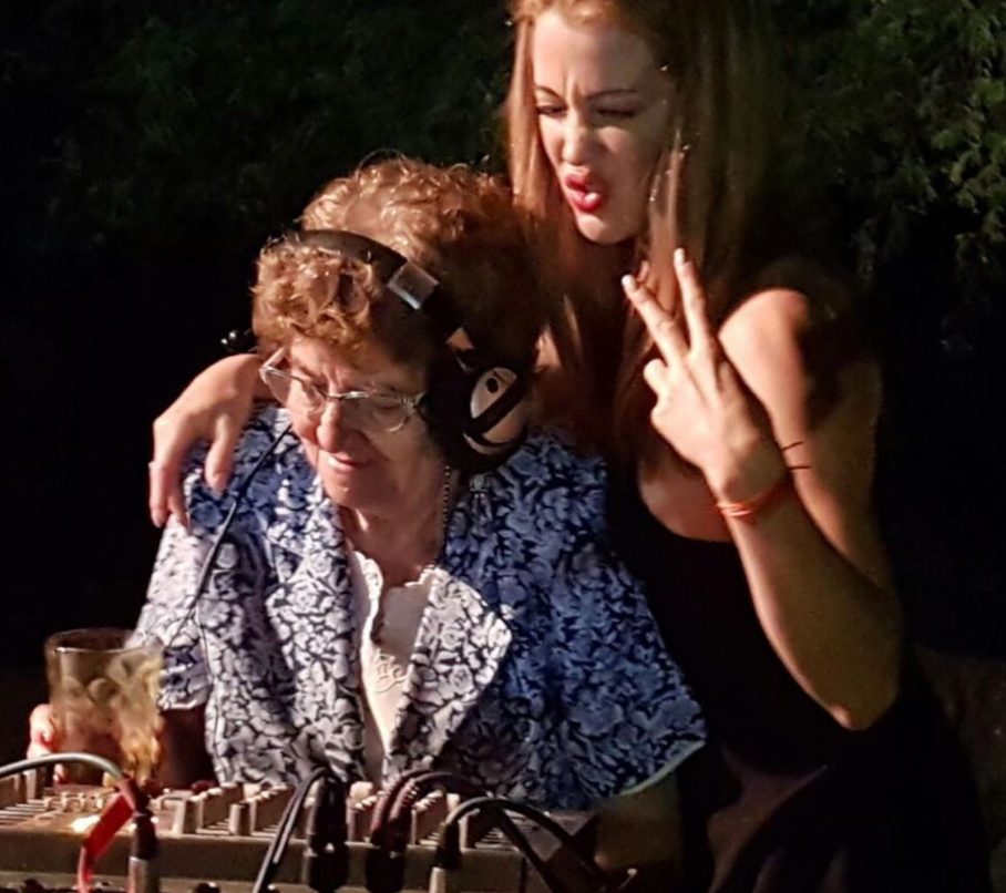 Miriam Lanzoni despidió a su abuela desde sus redes sociales: “Solo partió tu envase”