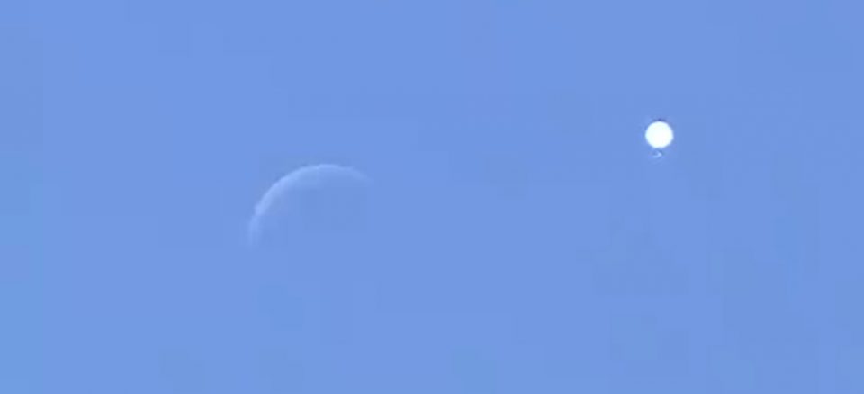 Video: un OVNI sobrevoló el cielo de Japón y desató miles de teorías conspirativas