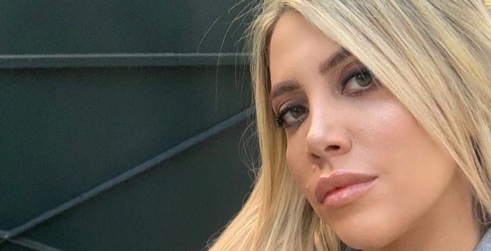 Barbijo y jeans rotos, Wanda Nara deslumbró a sus seguidores con su look de aislamiento