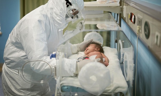 El Hospital Garrahan confirmó que la transmisión de coronavirus de madre a hijo es mayormente post parto