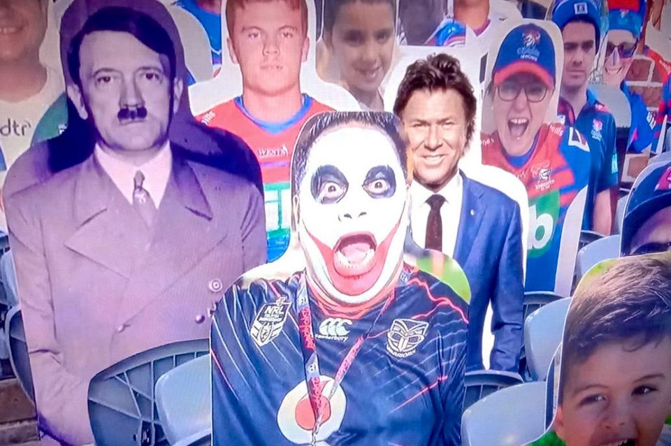 Polémica en Australia: pusieron “hinchas de cartón” en un partido de rugby y apareció una imagen de Adolf Hitler