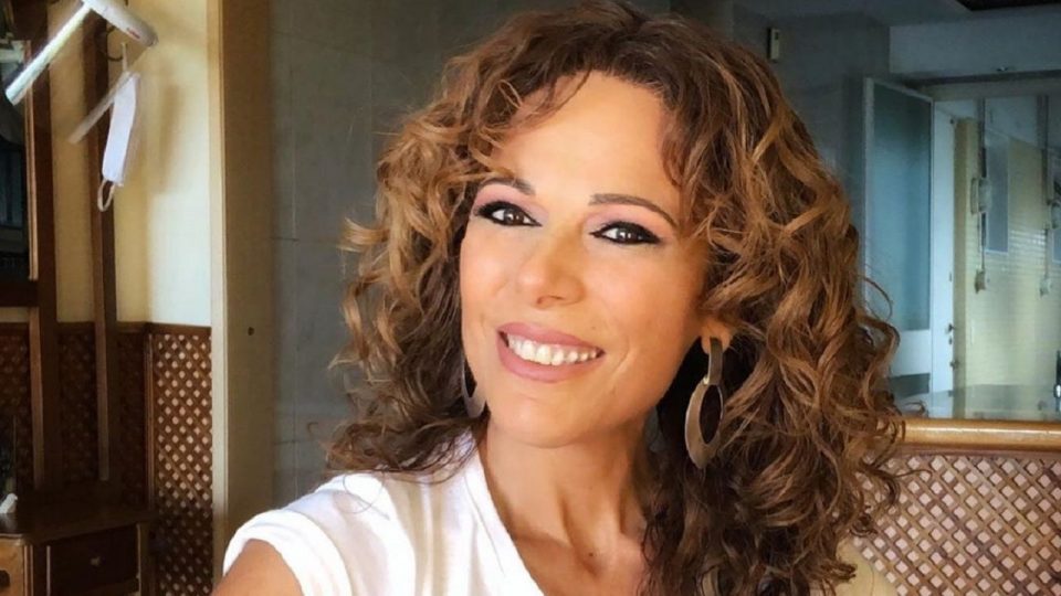 Iliana Calabró posó en calzas y top en su cocina: “Es acá donde juego y me divierto”