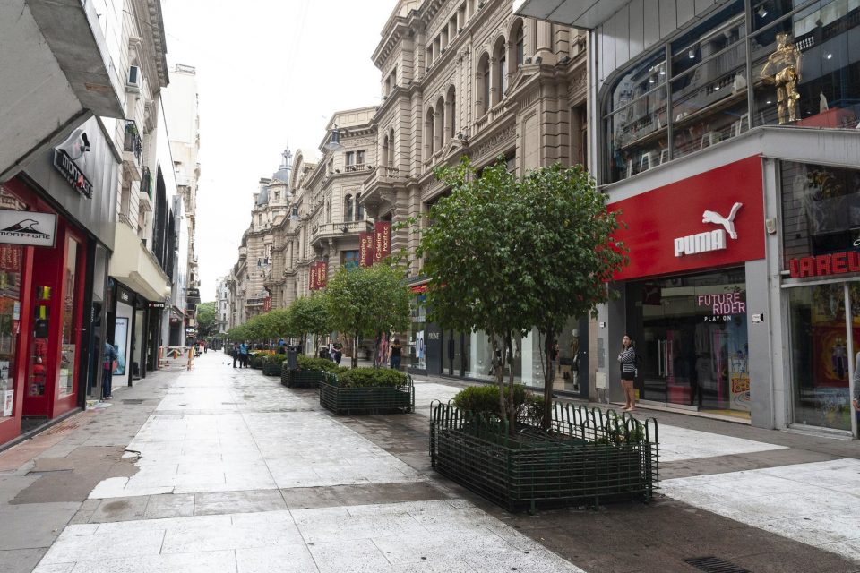 Evalúan abrir los comercios de indumentaria y calzado en la Ciudad de Buenos Aires