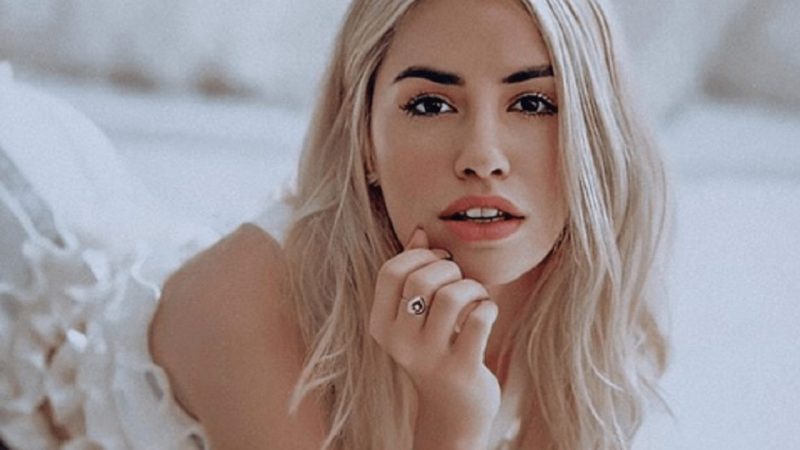 Lali Espósito se mostró recién levantada en top y ropa interior: “Hakuna Matata”