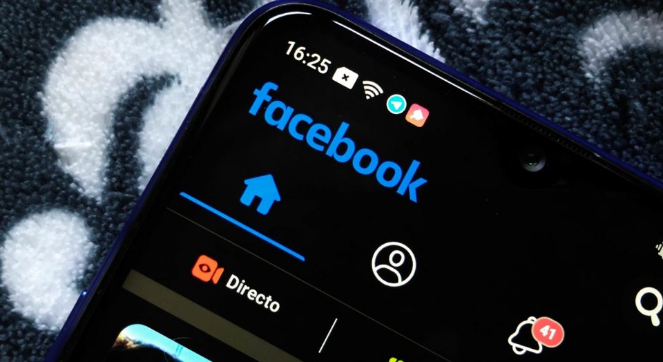 Llega el modo oscuro a Facebook: qué ventajas trae para celulares