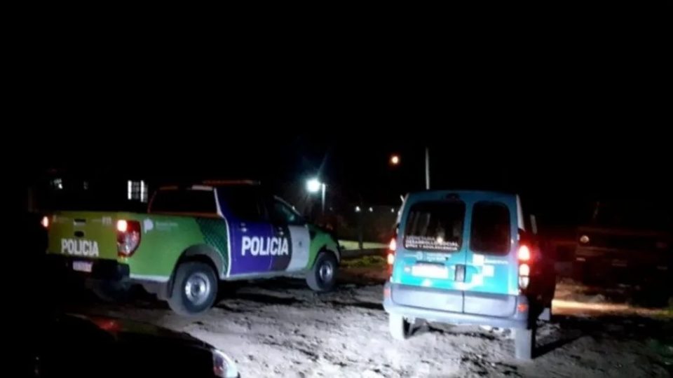 Cuarentena: una mujer encerró a sus hijos de 7 y 11 años para ir a una fiesta