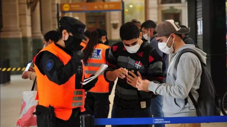 Cuarentena: cómo serán los permisos especiales para los trabajadores no esenciales