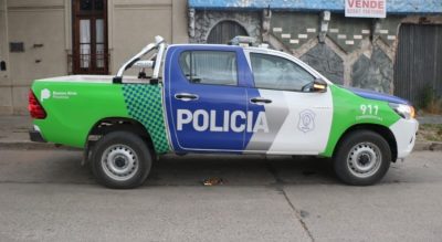 Dos policías salvaron a un niño de ahogarse con un trozo de comida