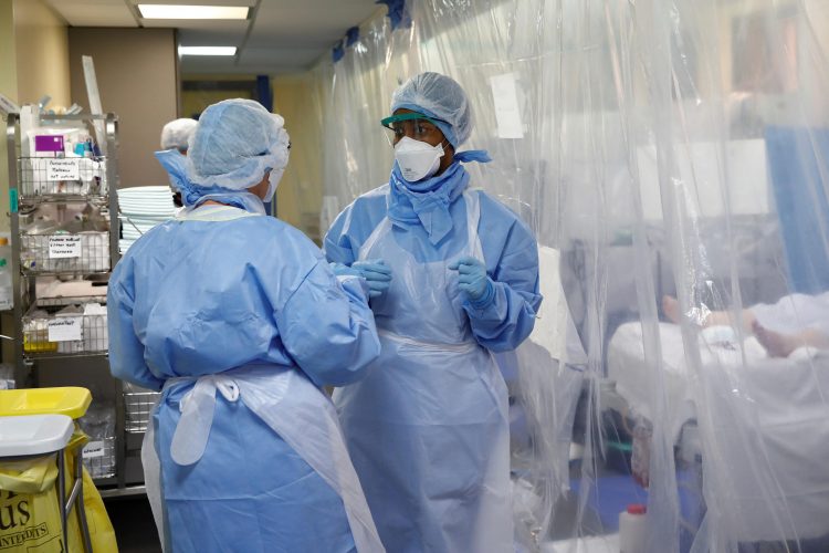 Tres profesionales franceses de salud cuentan la crisis de la Covid por dentro