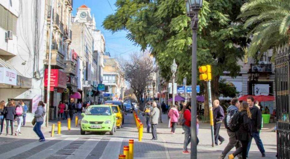 Le escupieron la cara para robar su celular y tendrá que hacer cuarentena