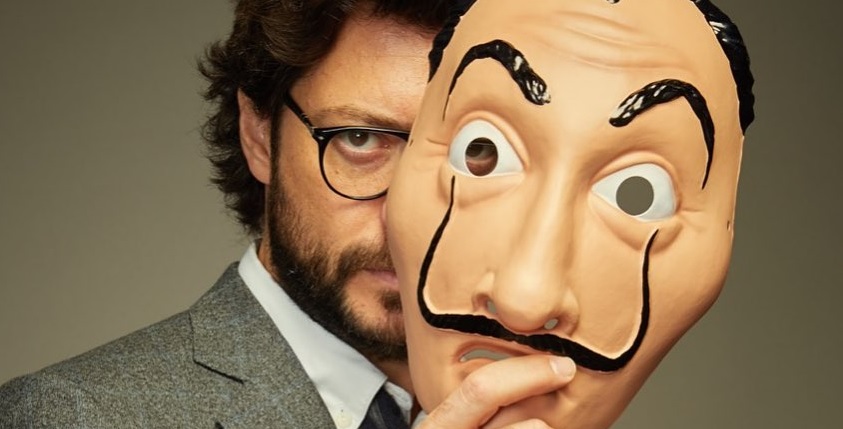 La postal veraniega de Álvaro Morte, “El Profesor” en “La Casa de Papel”