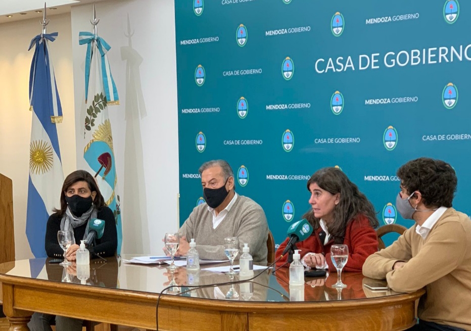 Coronavirus: En Mendoza limitan reuniones familiares y restringen la circulación a partir de las 23.30