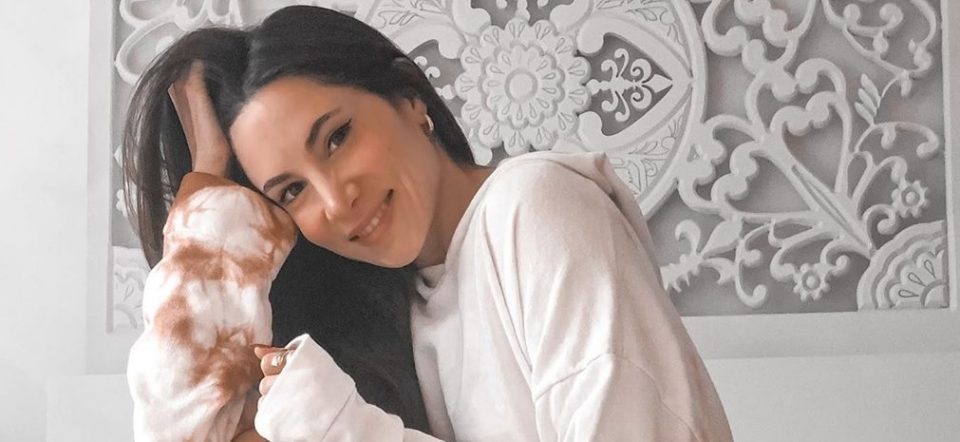 Magui Bravi se animó a un look “rockstar” con campera de cuero y ropa interior