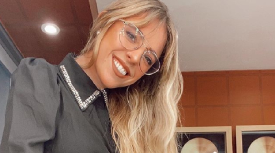 Nati Jota lució un vestido con sola una manga y bien al cuerpo: “Siempre me estoy yendo”