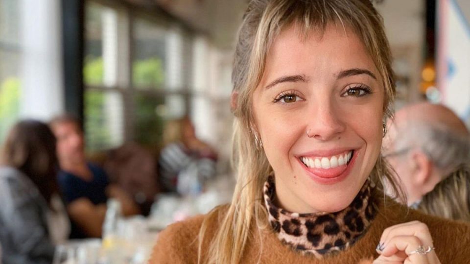 Nati Jota publicó una foto clásica de domingo (con hombro al descubierto): “No fantaseen en vano”