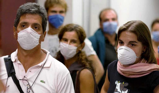 “No habrá regreso a la normalidad en el futuro previsible”, expresó el director de la OMS