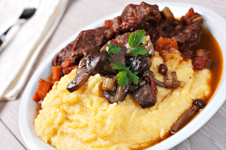 Polenta y estofado de osobuco: una combinación ideal para olvidarse del invierno