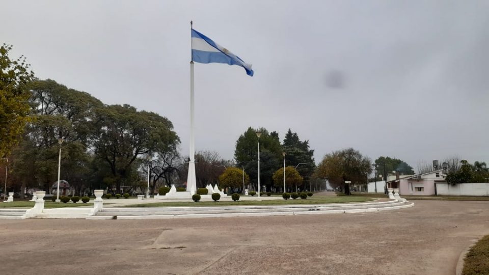Un profesor fue denunciado por abusar de su sobrina de tres años y le dieron prisión domiciliaria en una finca