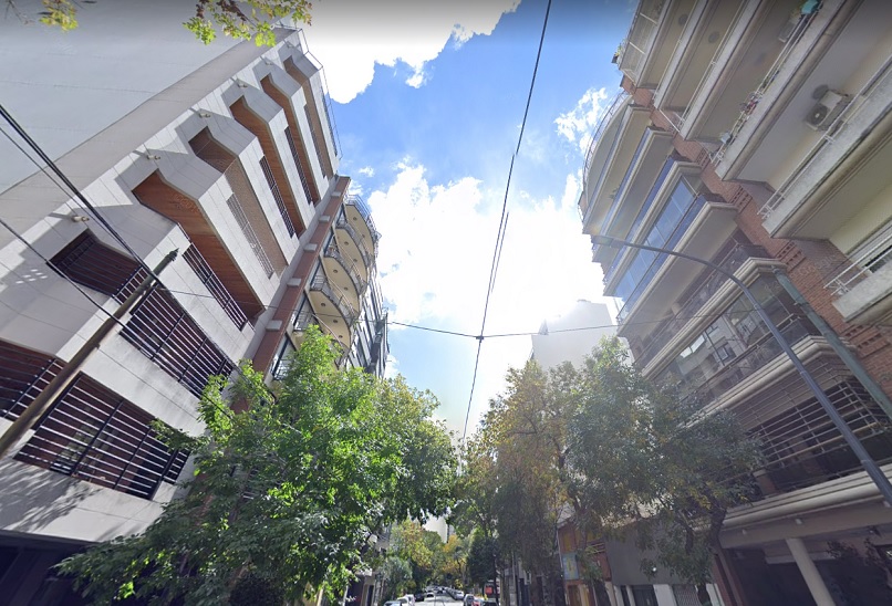 Una joven murió al caer desde un quinto piso: investigan a un hombre que conoció en una app de citas
