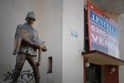 Los bomberos de La Matanza defendieron a su cuartel y lograron que no se venda