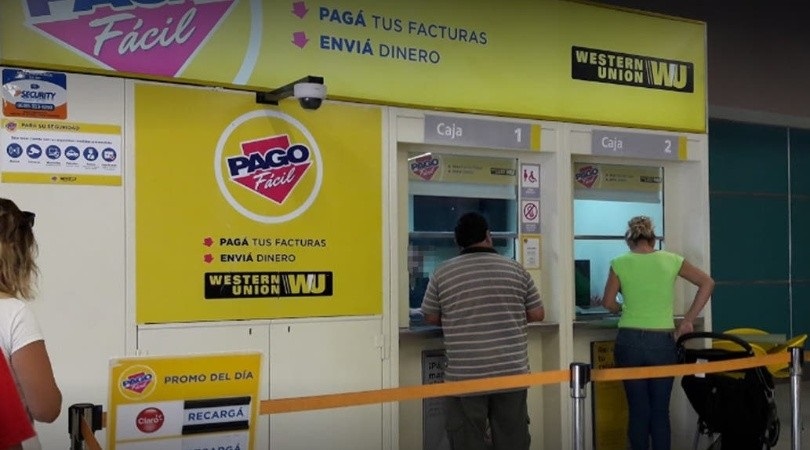 Encapuchados, con guantes y barbijos: robaron 6 millones de pesos de un local de pago de servicios
