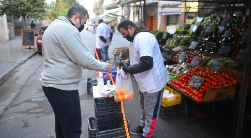 Flexibilizaciones en Córdoba: reabrieron las ferias francas