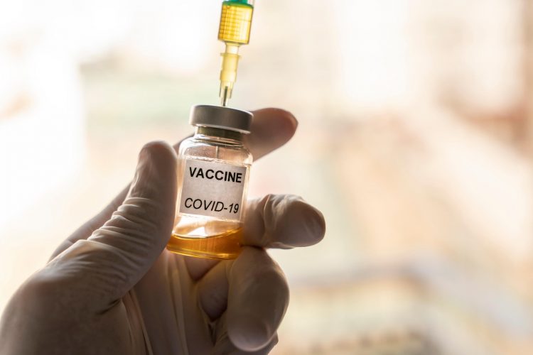 Sudáfrica: Primer ensayo clínico de la vacuna contra la Covid-19 en África