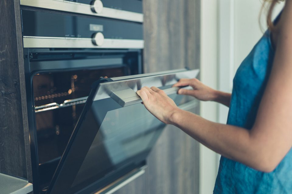 Por qué es necesario precalentar el horno para cocinar (y qué ocurre si no lo hacemos)