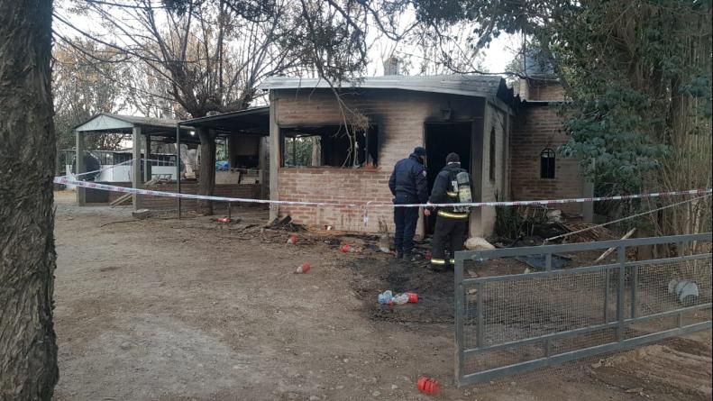Una mujer y su hija de 9 años murieron por el incendio de su casa