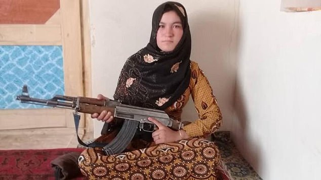 Una joven vengó la muerte de sus padres al matar a los terroristas que los asesinaron