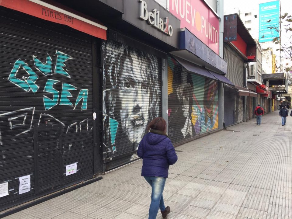 Las ventas minoristas cayeron 49,3% en el AMBA durante junio