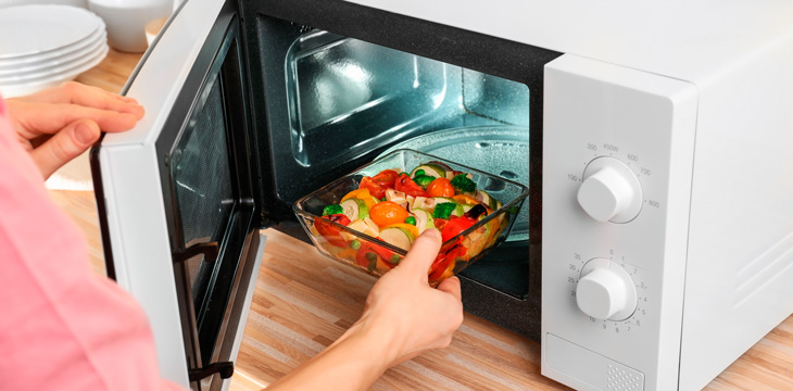Qué tan saludable es cocinar en microondas (la respuesta del mito)